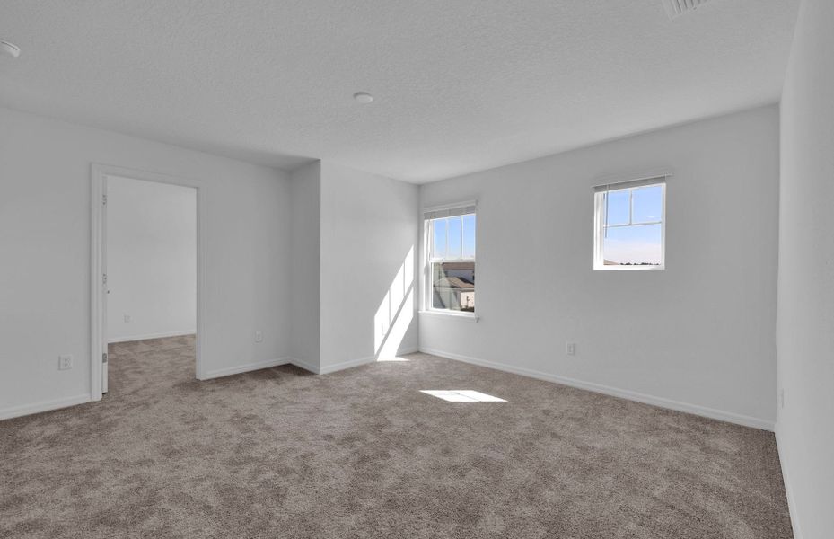 Spacious, unfurnished interior of a new home in Wells Landing, Jacksonville (Image 11).
