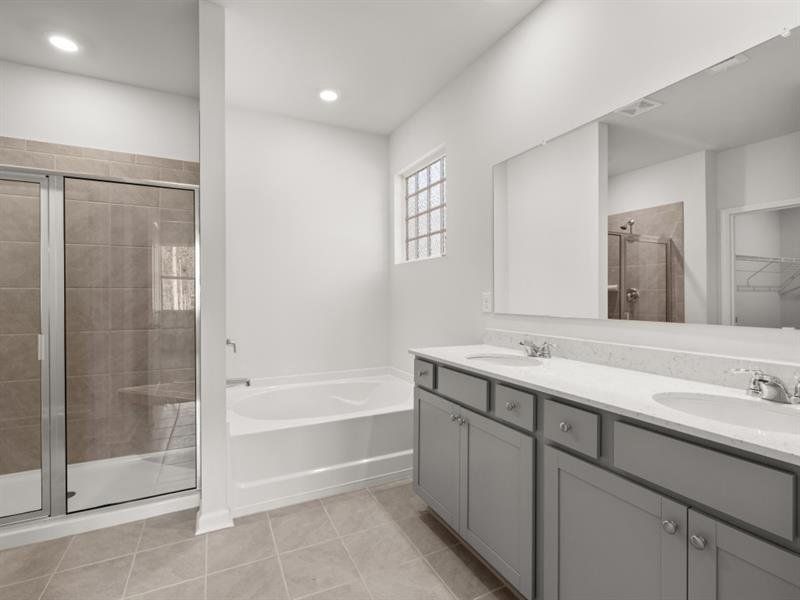 Furnished interior view inside a new home in Falcon Landing, Gainesville (Image 6).