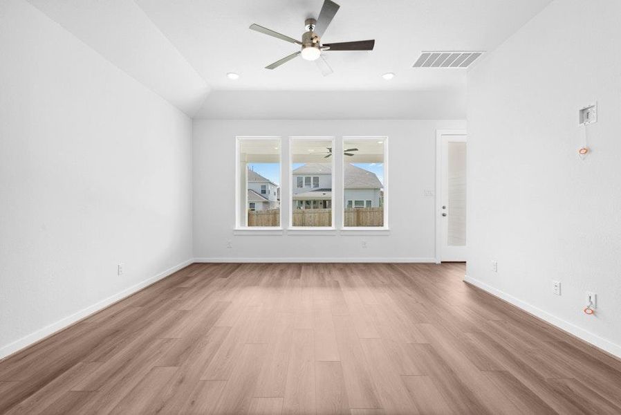 Spacious, unfurnished interior of a new home in Santa Rita Ranch, Liberty Hill (Image 28). Spacious, unfurnished interior of a new home in Santa Rita Ranch, Liberty Hill (Image 28).
