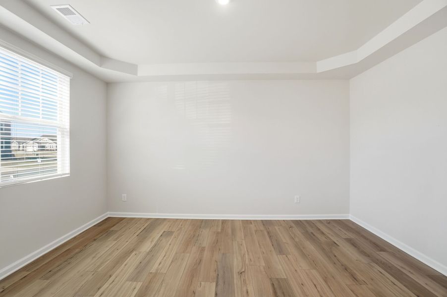 Spacious, unfurnished interior of a new home in Waxhaw Landing, Monroe (Image 22).