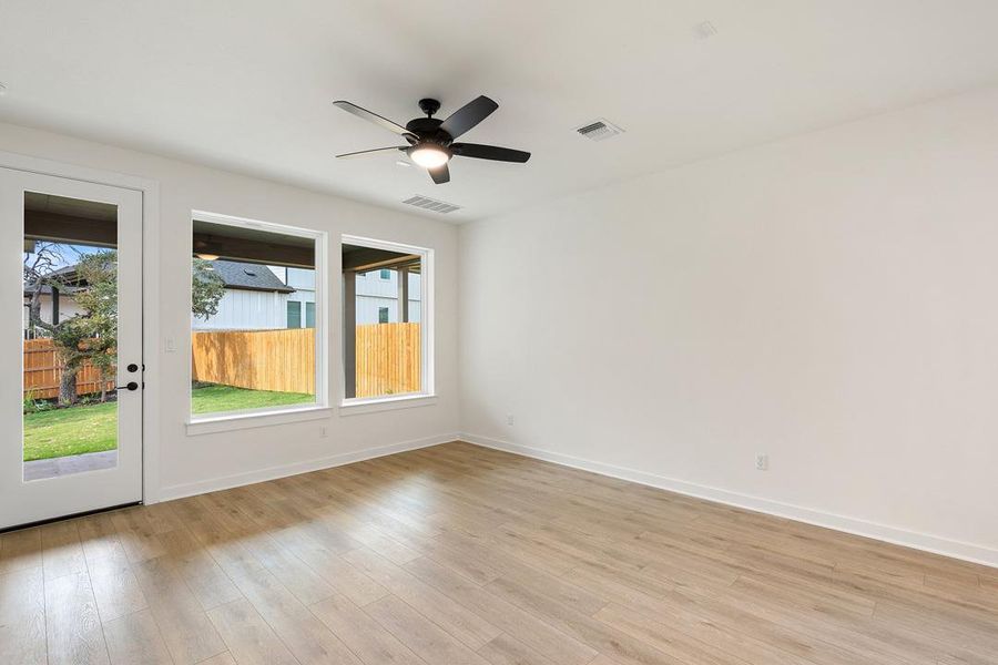 Spacious, unfurnished interior of a new home in Heritage, Dripping Springs (Image 28).