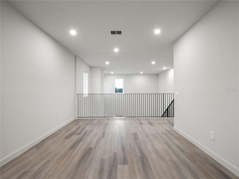 Spacious, unfurnished interior of a new home in , Lady Lake (Image 28).