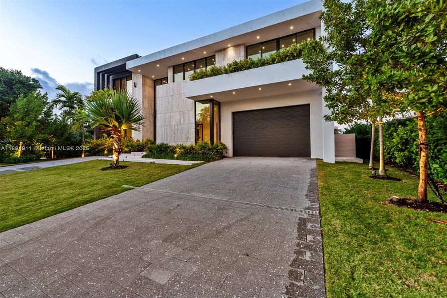 Image 91 of a home in .