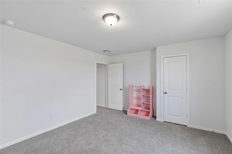 Spacious, unfurnished interior of a new home in Sweetgrass Village, Crosby (Image 24).