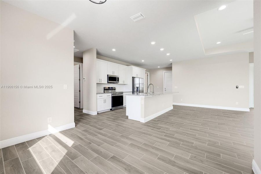 Spacious, unfurnished interior of a new home in , Labelle (Image 20).