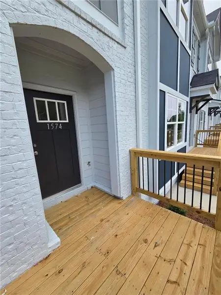 Exterior details and patio area of a home in Old Salem Crossing, Conyers (Image 4).