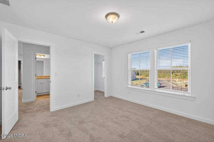 Spacious, unfurnished interior of a new home in Robins Estates, Warner Robins (Image 25).