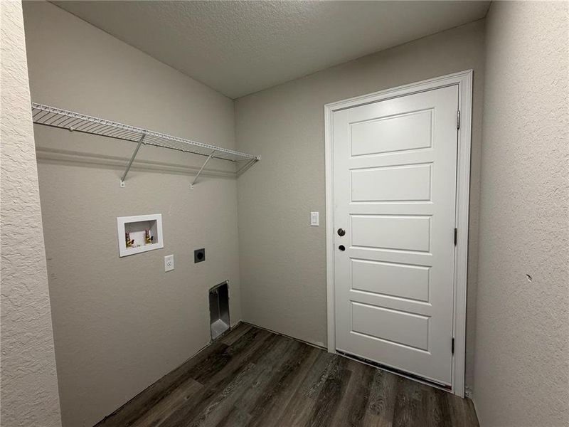 Spacious, unfurnished interior of a new home in , Citrus Springs (Image 20).