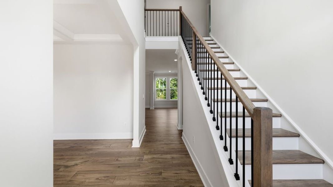 Spacious, unfurnished interior of a new home in Sycamore Cove, Woodruff (Image 13).