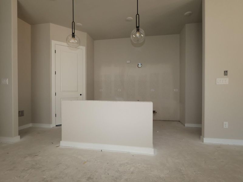Spacious, unfurnished interior of a new home in Heritage, Dripping Springs (Image 4).