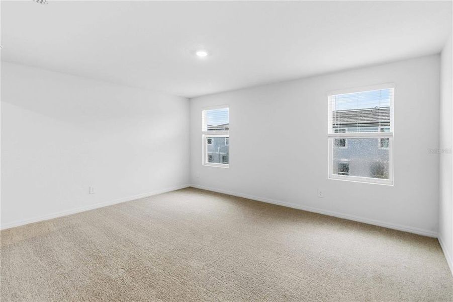 Spacious, unfurnished interior of a new home in , St. Cloud (Image 22).