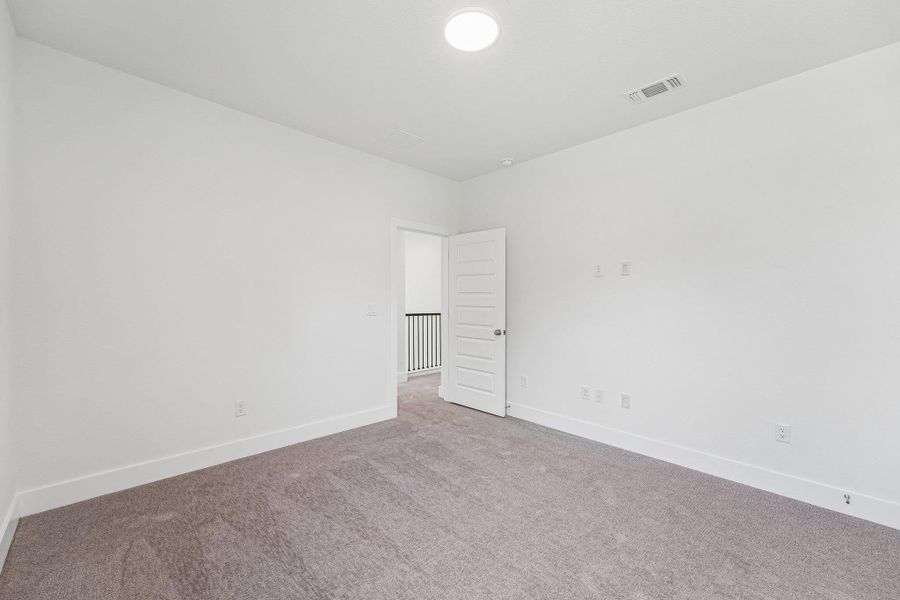 Spacious, unfurnished interior of a new home in Sauls Ranch, Round Rock (Image 27).