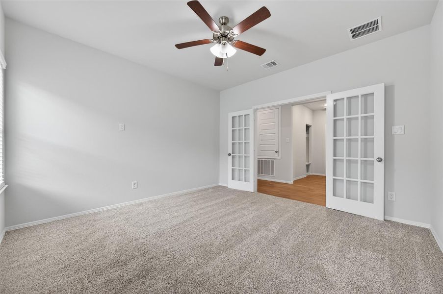 Spacious, unfurnished interior of a new home in , Tomball (Image 27).