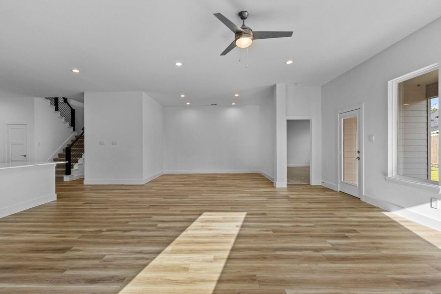 Spacious, unfurnished interior of a new home in Silverthorne, Conroe (Image 30).