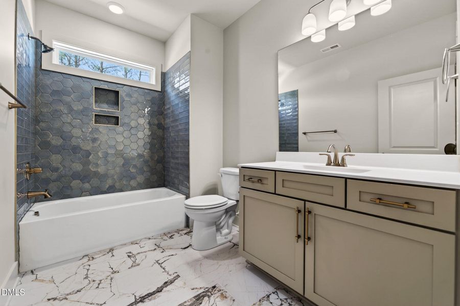 48-web-or-mls-12601 Burgess -48