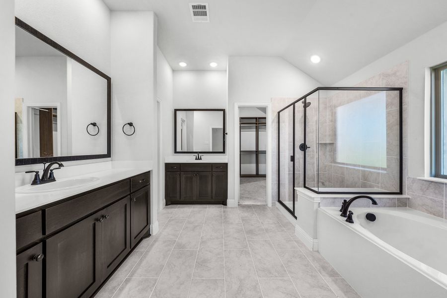 Furnished interior view inside a new home in Creekview Farms, Greenville (Image 10).