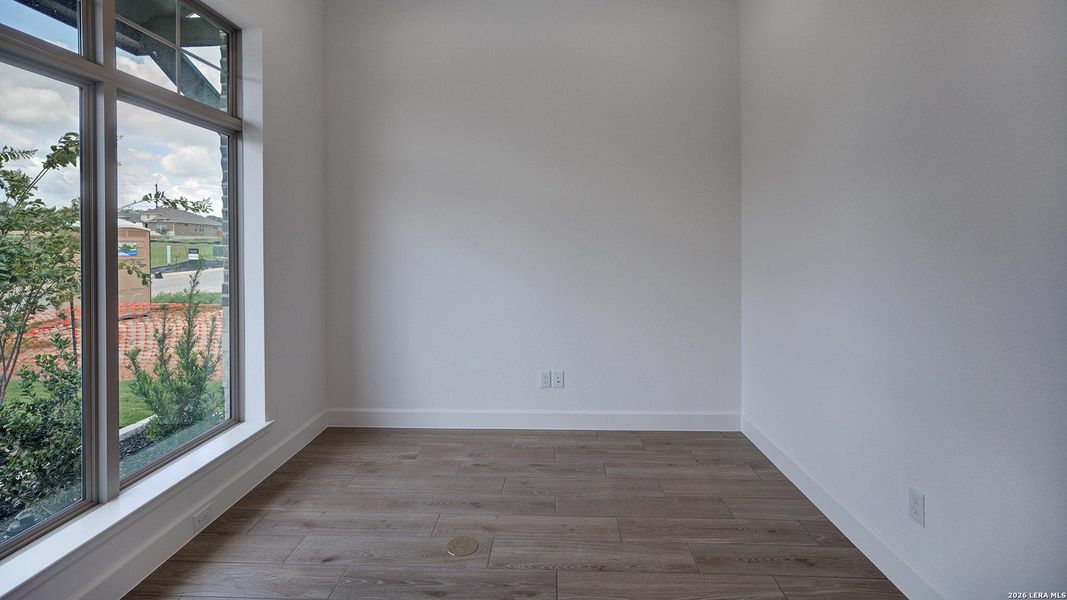 Spacious, unfurnished interior of a new home in Alsatian Oaks, Castroville (Image 20).