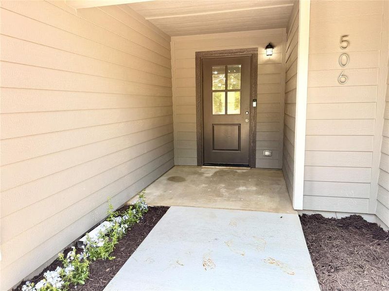 Exterior details and patio area of a home in , Gladewater (Image 3).