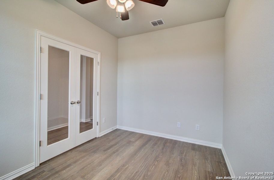 Spacious, unfurnished interior of a new home in Clear Creek, New Braunfels (Image 14).