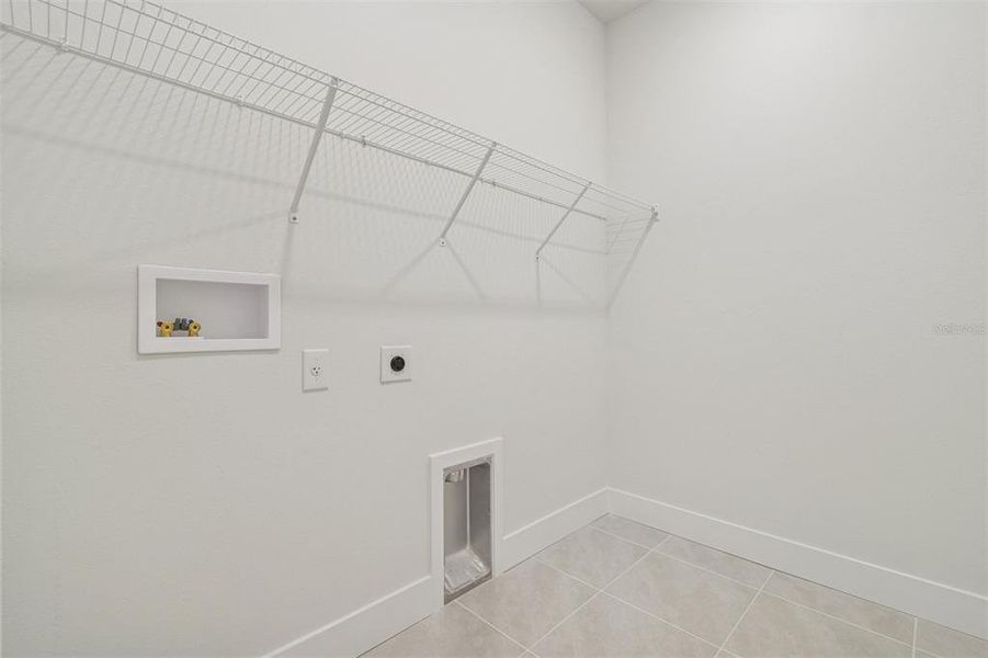 Spacious, unfurnished interior of a new home in The Peninsula at Rhodine Lake, Riverview (Image 21).