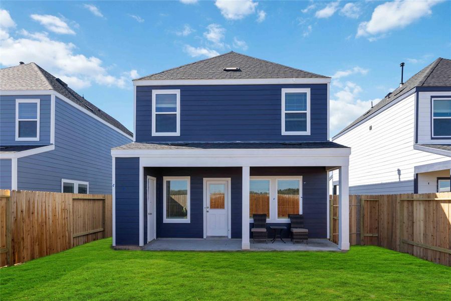 Exterior details and patio area of a home in Legacy Village, Houston (Image 3).