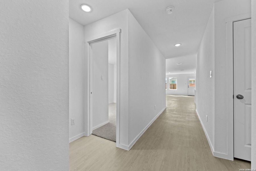 Spacious, unfurnished interior of a new home in Friendship Oaks, Fredericksburg (Image 22).