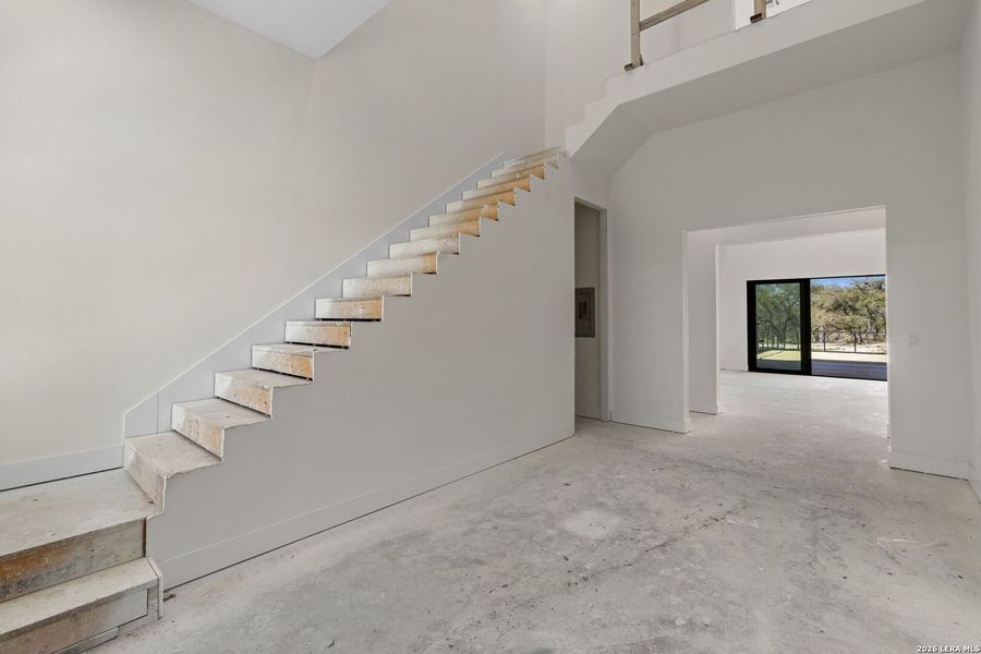 Spacious, unfurnished interior of a new home in , Bulverde (Image 11).