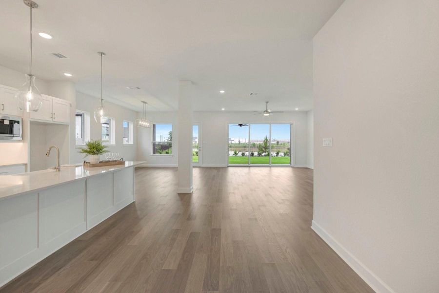 Spacious, unfurnished interior of a new home in Jordan Ranch - Premier Collection, Fulshear (Image 25).