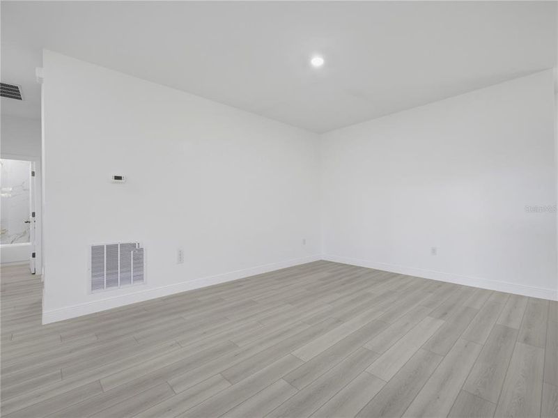 Spacious, unfurnished interior of a new home in , Labelle (Image 15).