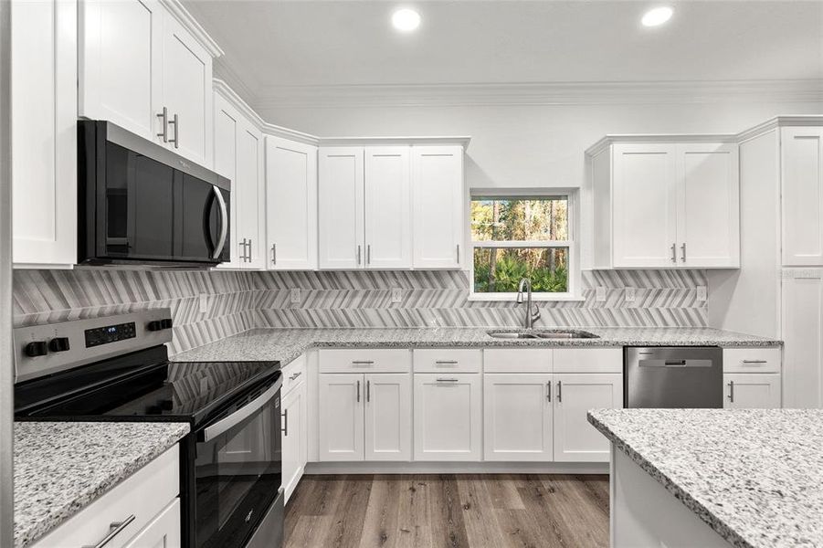Furnished interior view inside a new home in , Dunnellon (Image 9).