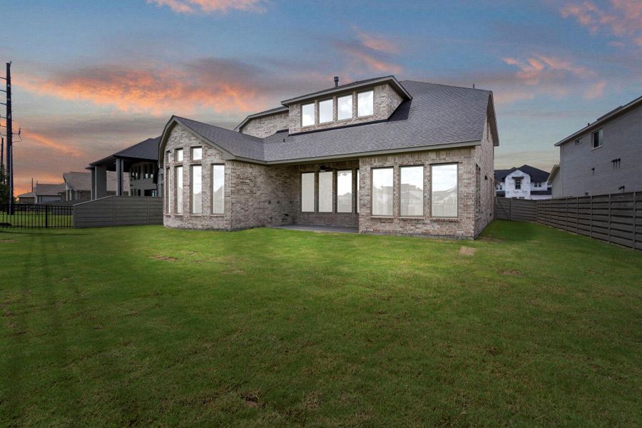 Exterior details and patio area of a home in Pomona, Manvel (Image 4).