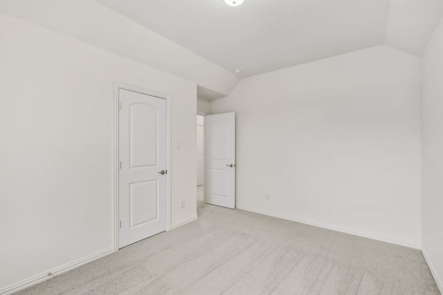 Spacious, unfurnished interior of a new home in Edgewater, Fate (Image 32).