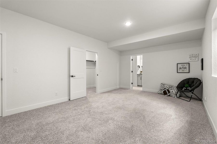 Spacious, unfurnished interior of a new home in Wolf Ranch - Enclave Collection, Colorado Springs (Image 19).