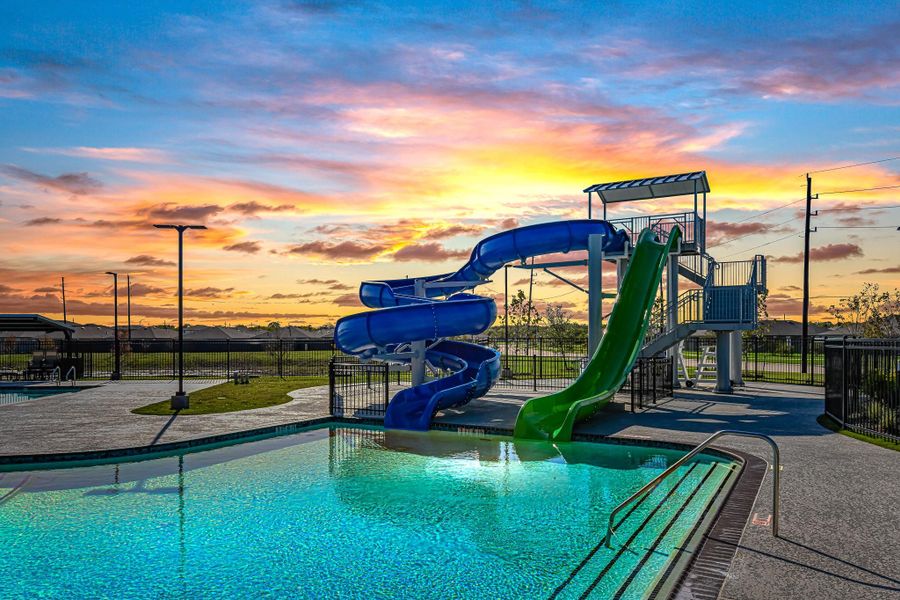 Community amenities in Caldwell Crossing, Iowa Colony (Image 20).