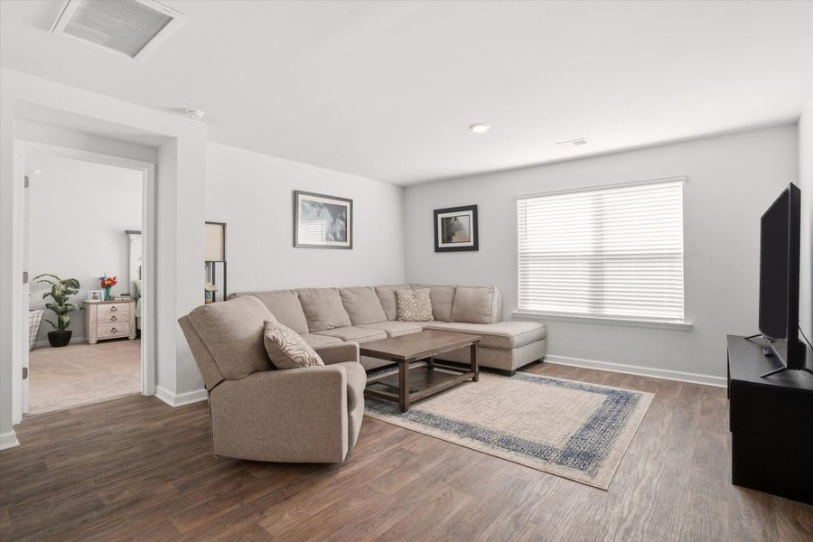 Furnished interior view inside a new home in Stone Ridge, Moncks Corner (Image 10).