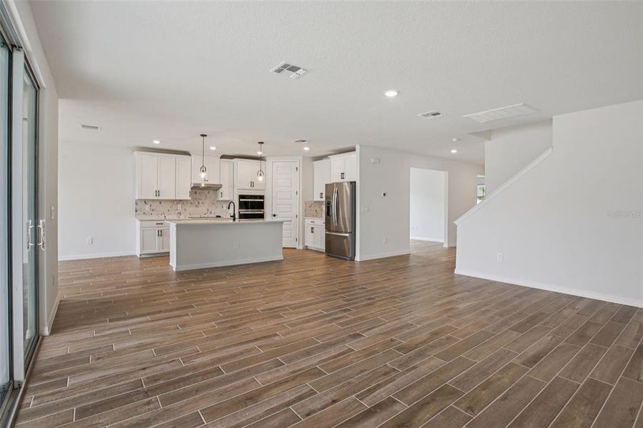 Spacious, unfurnished interior of a new home in Two Rivers - Signature Series, Zephyrhills (Image 16).