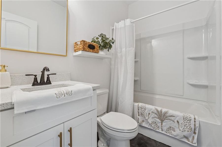 Furnished interior view inside a new home in , Gainesville (Image 14).