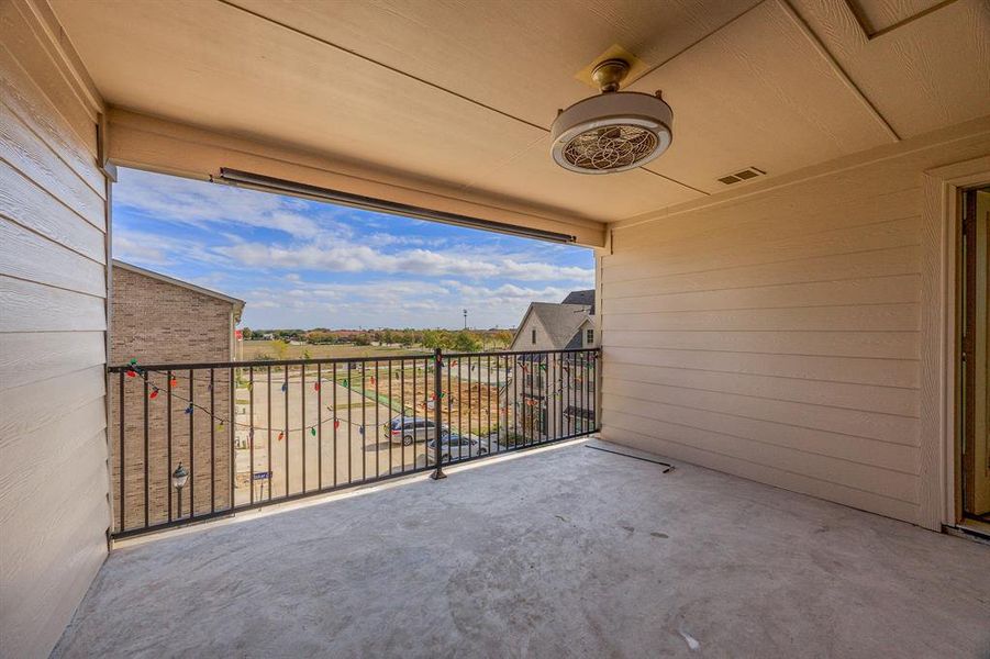 14' x 12' 3rd floor covered balcony with retractable sunscreen - View