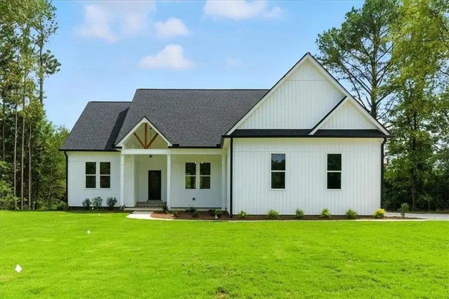 Front exterior of a new home in , Rome, GA, highlighting curb appeal (Image 2). Front exterior of a new home in , Rome, GA, highlighting curb appeal (Image 2).