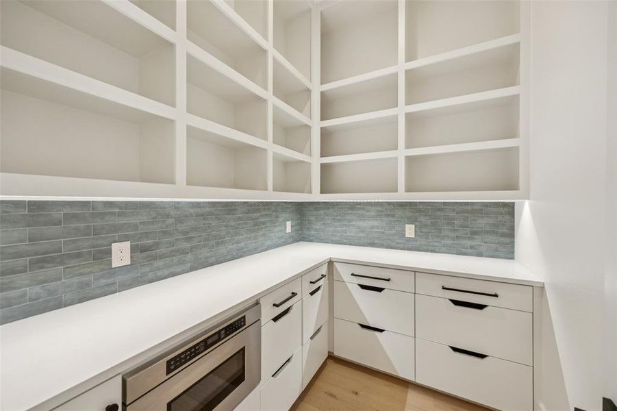 Furnished interior view inside a new home in , Dallas (Image 18).