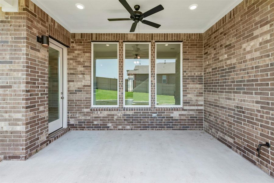 Spacious, unfurnished interior of a new home in The Colony, Bastrop (Image 25). Spacious, unfurnished interior of a new home in The Colony, Bastrop (Image 25).