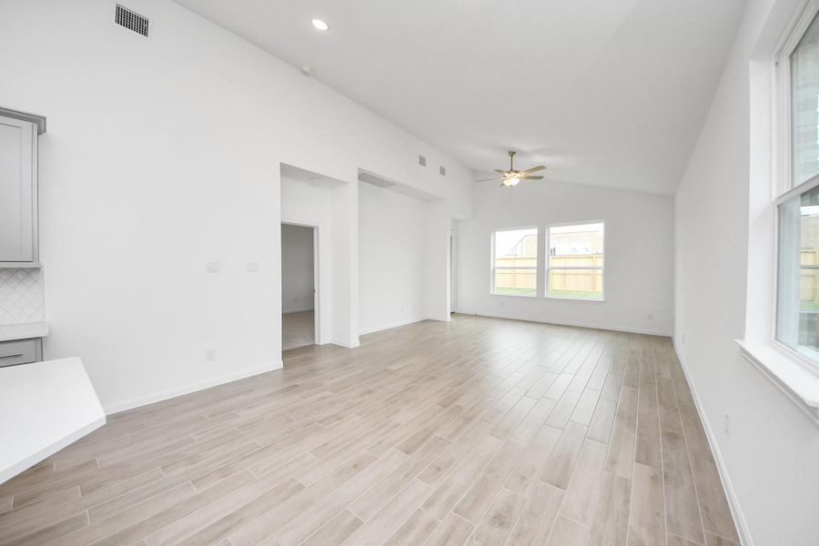 Spacious, unfurnished interior of a new home in Elyson, Katy (Image 23).