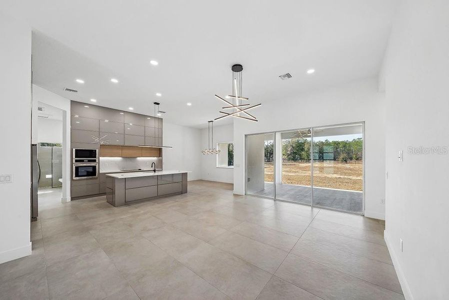 Spacious, unfurnished interior of a new home in , Ocala (Image 35).