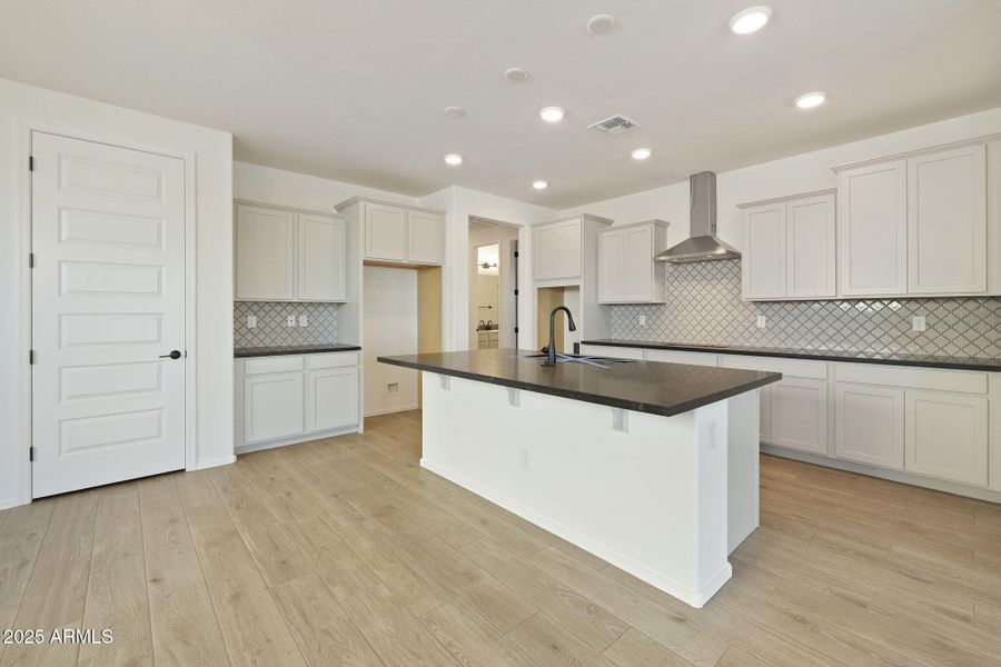 64-web-or-mls-_TM_4011