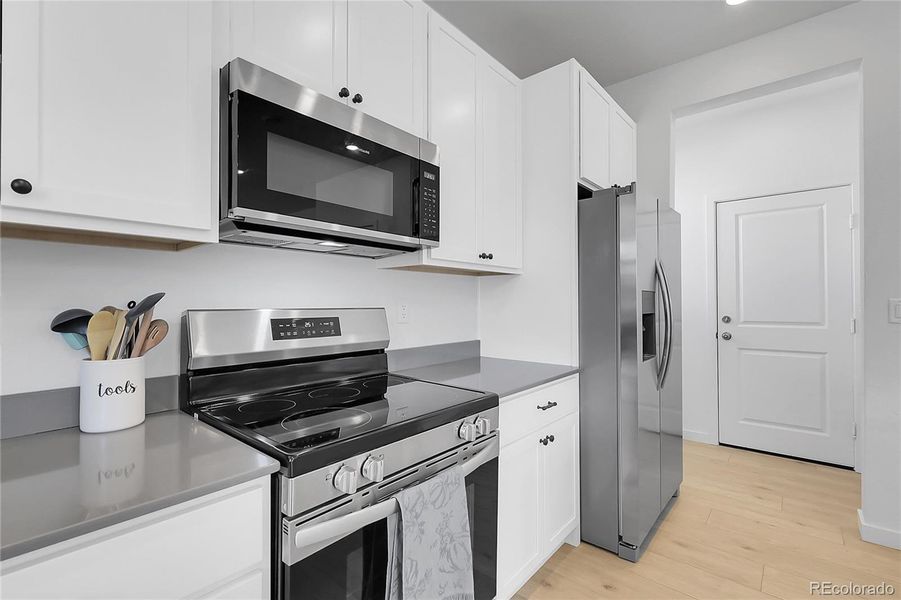 Furnished interior view inside a new home in Independence: The Pioneer Collection, Elizabeth (Image 19).