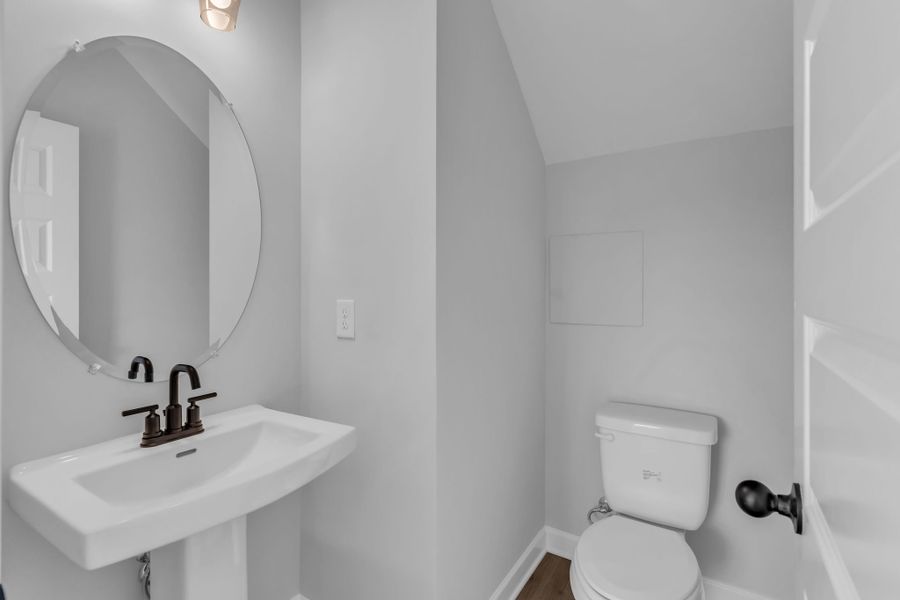 Furnished interior view inside a new home in Oxford Station, Gallatin (Image 9).