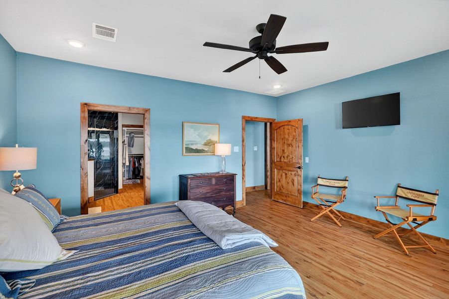 Furnished interior view inside a new home in , Franklin (Image 13).