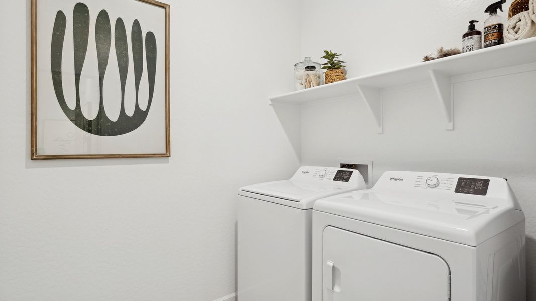 Representative interior finishes for a home built from the Saguaro by D.R. Horton in Anthem at Merrill Ranch, Florence (Image 25).