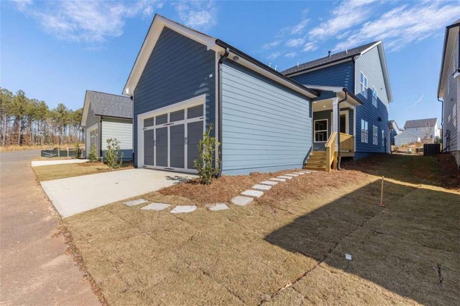 Exterior details and patio area of a home in , Athens (Image 3).