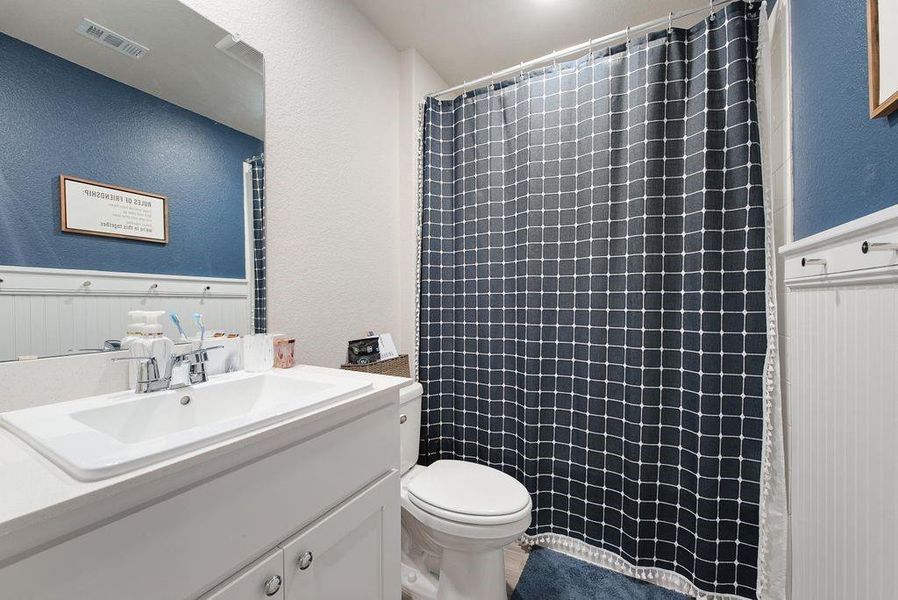 Furnished interior view inside a new home in , Fort Worth (Image 7).
